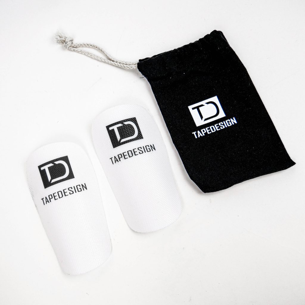 TAPEDESIGN® - Performance Shinguards 2.0 - Scheenbeschermers voetbal heren, dames en kinderen wit - Shin pads voor voetbalsteunen individueel aanpasbaar, om in te steken, scheenbeschermers antislip